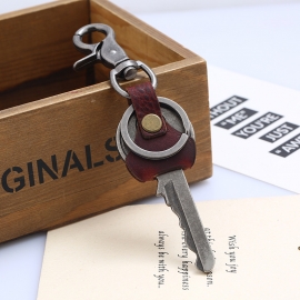 Mens keychain leather retro creative car key chain small gift punk cowhide keychain
