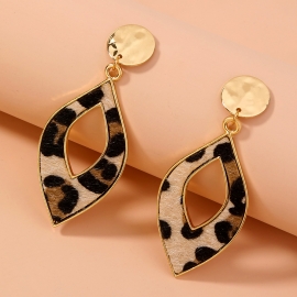 Hot new products in europe and america in autumn and winter, elegant metal earlobe earrings, leopard print geometric pendant earrings women