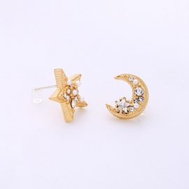 Korean version of crystal diamond earrings s925 silver needle star and moon asymmetric earrings feminine pearl earrings