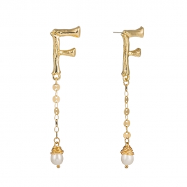 Factory direct 26 english alphabet earrings natural stone freshwater pearl shell earrings jewelry wholesale in stock