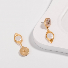 Exaggerated design earrings in europe and america, special-shaped color shell earrings, handmade natural freshwater pearl jewelry