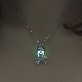 European and american hot-selling luminous necklace women can open the skull pendant halloween luminous accessories factory direct sales