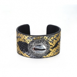 Cross-border source jewelry european and american autumn and winter big brand new shell snake pattern adjustable opening wide leather bracelet wholesale