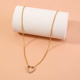 Factory direct sale ins cold wind simple diamond heart-shaped pendant niche design net red tide necklace female clavicle chain