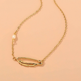 New hot selling european and american simple style metal feather safety pin necklace personality street shooting ins clavicle chain female