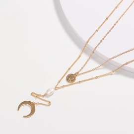 Korean version of simple multi-layer necklace, natural pearl golden crescent bay pendant, elizabeth accessories factory direct sales