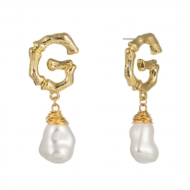 European and american big-name creative design earrings, golden letter d earrings, hand-woven pure white special-shaped pearl jewelry
