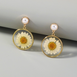 New foreign trade direct sale pearl earrings white chrysanthemum dried flowers fresh and simple wild round earrings earrings