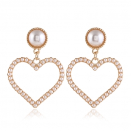 Cross-border exclusively for korean version of the new exaggerated alloy heart-shaped temperament earrings creative retro love peach heart pearl earrings