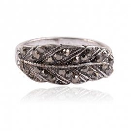 European and american fashion jewelry bright black diamond simple index finger ring retro leaf ring