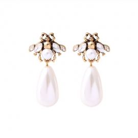 Retro diamond bee earrings ladies simple and versatile pearl insect earrings european and american fashion cross-border jewelry wholesale