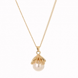 European and american amazon new hot-selling pearl necklace temperament wild niche design sense cold wind necklace clavicle chain