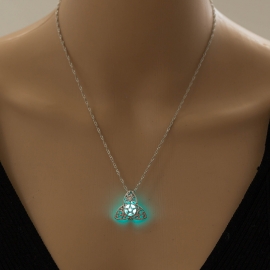 Wish amazon hot new jewelry, starry hollow luminous pendant necklace, womens jewelry wholesale