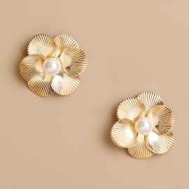 European and american cross-border foreign trade golden metal pearl flower earrings fashion all-match 6-petal cover earrings earrings jewelry women