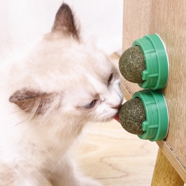Sticky spin catnip lick le catnip ball